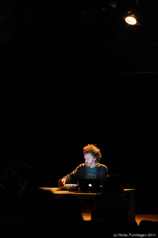Petersson + The Schematics + Liljedahl @ Fylkingen Stockholm 2011-03-11 - dsc_0982.jpg - Photo: Heiko Purnhagen 2011