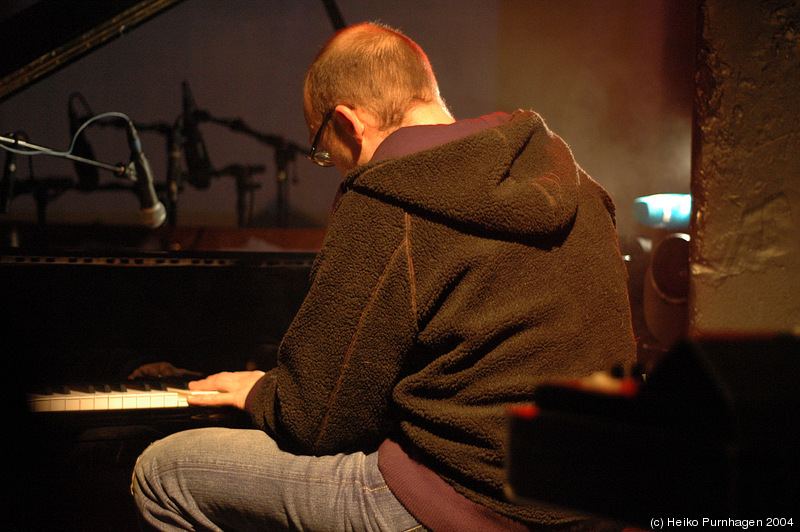 Bugge Wesseltoft (solo) - Jazzland Sessions @ Blå, Oslo 2004-12-02 - dsc_3496.jpg - Photo: Heiko Purnhagen 2004