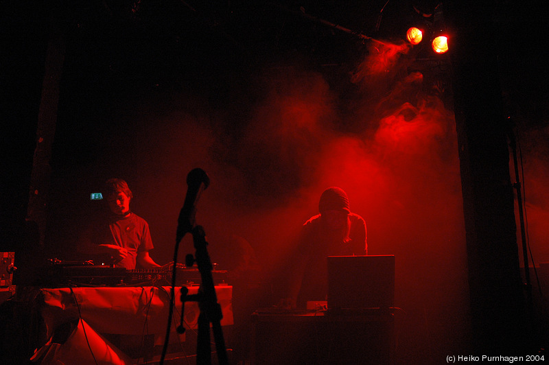 Dj Strangefruit with friends - Jazzland Sessions @ Blå, Oslo 2004-12-04 - dsc_4009.jpg - Photo: Heiko Purnhagen 2004