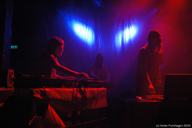 Dj Strangefruit with friends - Jazzland Sessions @ Blå, Oslo 2004-12-04 - dsc_4013.jpg - Photo: Heiko Purnhagen 2004