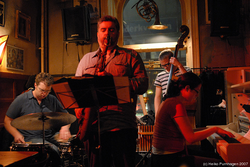 Kris Davis Quartet @ Glenn Miller Café, Stockholm 2007-08-16 - dsc_4470.jpg - Photo: Heiko Purnhagen 2007