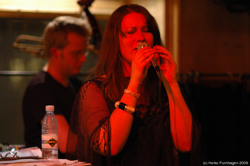Maggi Olin Band @ Glenn Miller Café, Stockholm 2006-01-24 - dsc_4515.jpg - Photo: Heiko Purnhagen 2006