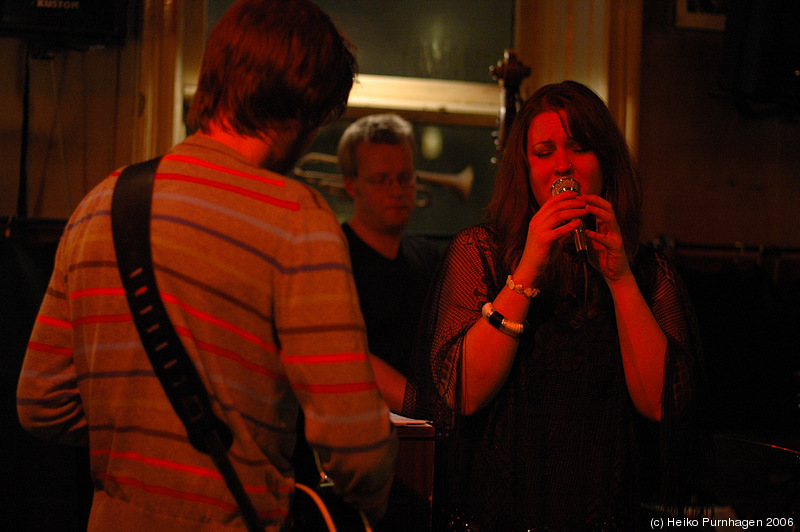 Maggi Olin Band @ Glenn Miller Café, Stockholm 2006-01-24 - dsc_4557.jpg - Photo: Heiko Purnhagen 2006