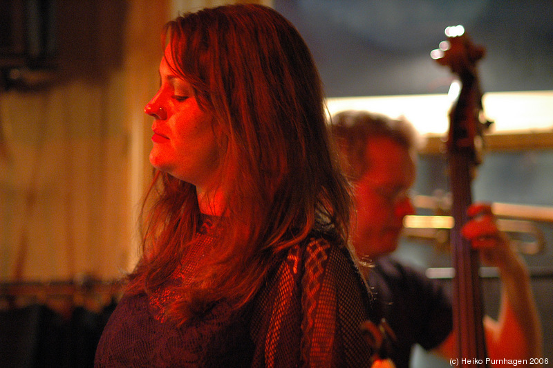 Maggi Olin Band @ Glenn Miller Café, Stockholm 2006-01-24 - dsc_4576.jpg - Photo: Heiko Purnhagen 2006