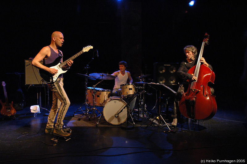 Marc Ducret Trio @ Nattjazz, Bergen 2005-06-03 - dsc_2273.jpg - Photo: Heiko Purnhagen 2005