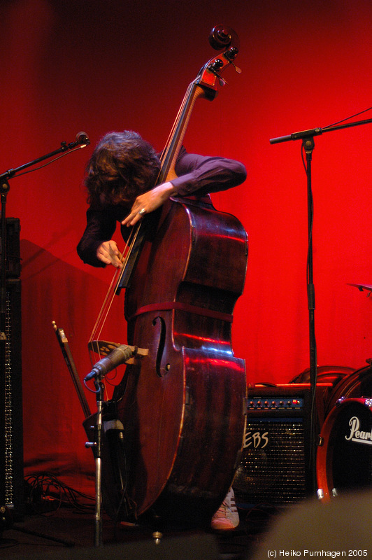 Lina Nyberg Pling + Platypus Ensemble @ Fasching, Stockholm 2005-09-10 - dsc_7522.jpg - Photo: Heiko Purnhagen 2005