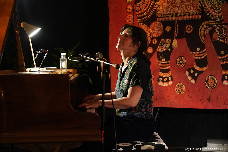 Sara Möller Trio @ Sångbolaget, Stockholm 2025-11-14 - dscv8855.jpg - Photo: Heiko Purnhagen 2025