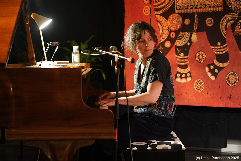 Sara Möller Trio @ Sångbolaget, Stockholm 2025-11-14 - dscv8863.jpg - Photo: Heiko Purnhagen 2025